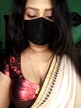 Idhika Paul online show from April 2026 12:43:02 AM