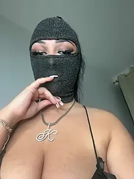 Snapshot of kamila_french chatting on March 2025 10:51:01 PM kamila french online show from March 2025 10:51:01 PM