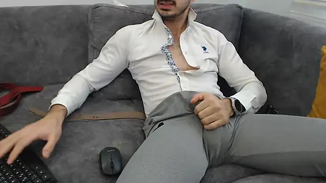 Naughtb0y online show from February 2026 11:27:01 AM