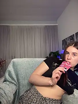 Snapshot of Milkissss chatting on February 2025 08:16:02 PM Milkissss online show from February 2025 08:16:02 PM