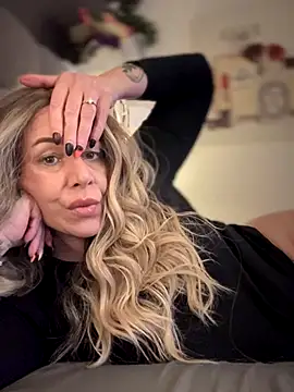 blondebitch2 online show from November 2025 10:58:01 AM