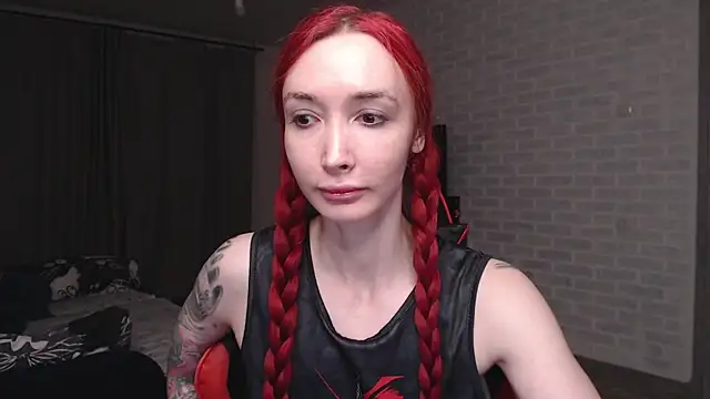 Snapshot of Roxy_Silver chatting on June 2026 08:13:01 PM Roxy Silver online show from June 2026 08:13:01 PM