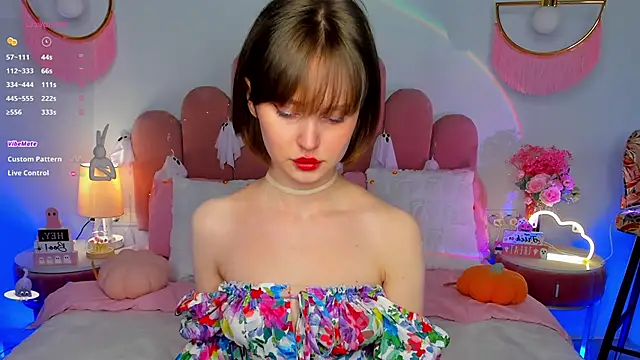 Snapshot of MaryLew chatting on October 2025 07:31:01 AM MaryLew online show from October 2025 07:31:01 AM