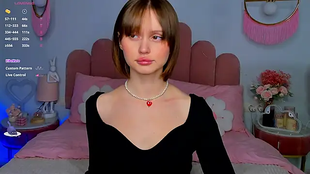 Snapshot of MaryLew chatting on November 2025 06:12:02 AM MaryLew online show from November 2025 06:12:02 AM