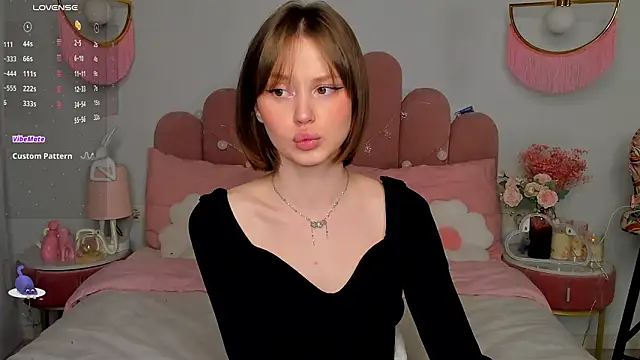 Snapshot of MaryLew chatting on February 2026 06:11:02 AM MaryLew online show from February 2026 06:11:02 AM