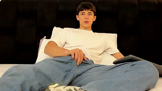 Adam Clay21 online show from September 2025 01:22:01 PM