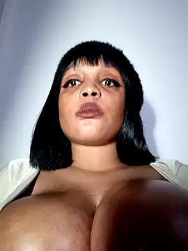 Busty Bambi online show from February 2025 06:05:01 PM