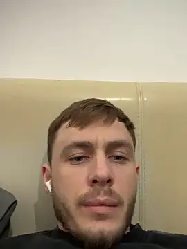 Snapshot of Julian128 chatting on February 2025 09:16:01 PM Julian128 online show from February 2025 09:16:01 PM