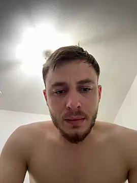 Snapshot of Julian128 chatting on March 2025 09:22:01 PM Julian128 online show from March 2025 09:22:01 PM