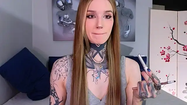 Snapshot of SophieInkk chatting on October 2025 11:33:01 PM SophieInkk online show from October 2025 11:33:01 PM