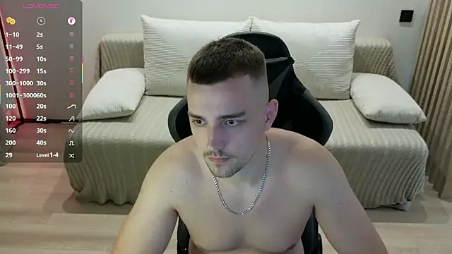 Snapshot of Larstar01 chatting on September 2025 09:05:01 PM Larstar01 online show from September 2025 09:05:01 PM