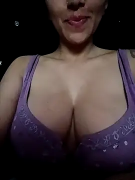 tiffani  love online show from February 2026 09:32:02 AM