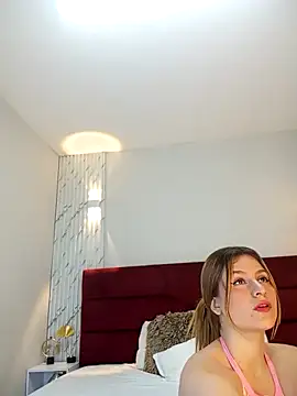 Snapshot of Emmaa_Blonde chatting on October 2025 10:35:01 AM Emmaa Blonde online show from October 2025 10:35:01 AM