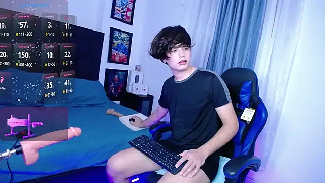 Snapshot of andyboy- chatting on October 2025 11:02:02 PM andyboy- online show from October 2025 11:02:02 PM