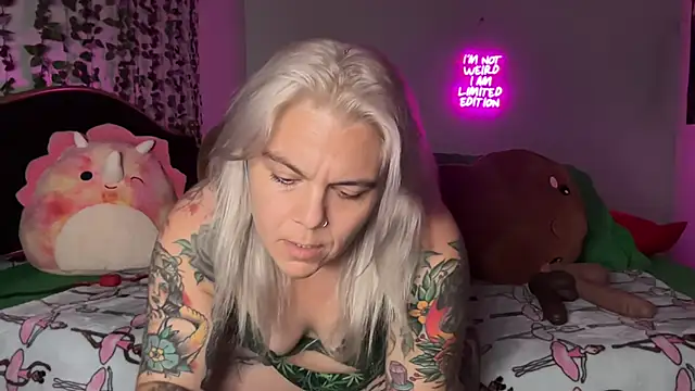 CherryBombBomb online show from August 2026 04:27:01 AM