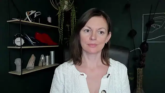 VivianWILD online show from March 2025 04:18:02 PM