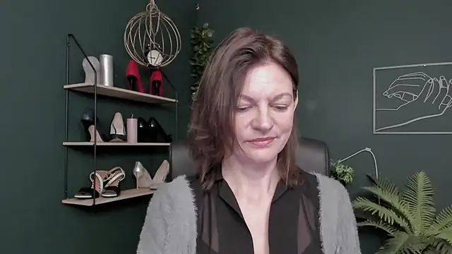 VivianWILD online show from November 2025 07:44:02 AM