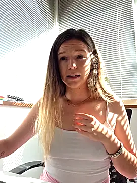 Snapshot of lucie_mehott chatting on April 2026 08:20:02 AM lucie mehott online show from April 2026 08:20:02 AM