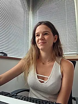 Snapshot of lucie_mehott chatting on June 2026 09:20:01 AM lucie mehott online show from June 2026 09:20:01 AM