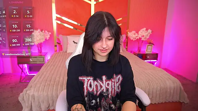 Miki Kivi online show from September 2025 10:12:02 PM