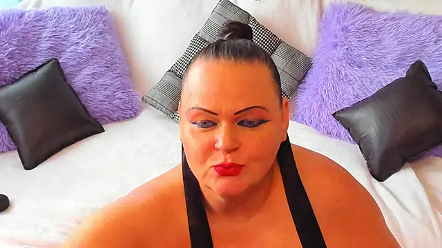 Snapshot of MilanaBiegert chatting on September 2025 06:34:01 AM MilanaBiegert online show from September 2025 06:34:01 AM