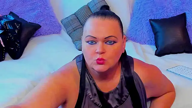 Snapshot of MilanaBiegert chatting on September 2025 07:32:02 AM MilanaBiegert online show from September 2025 07:32:02 AM