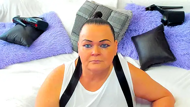 MilanaBiegert online show from April 2026 01:26:01 PM