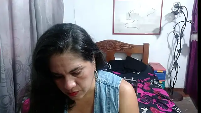 Mistresskloe01 online show from March 2025 12:58:01 PM