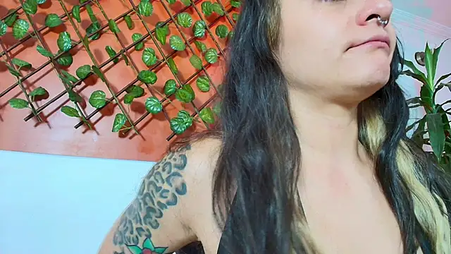 Naughty Kittenm online show from April 2026 11:15:02 AM