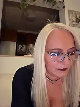 kikkastar online show from November 2025 08:55:01 PM