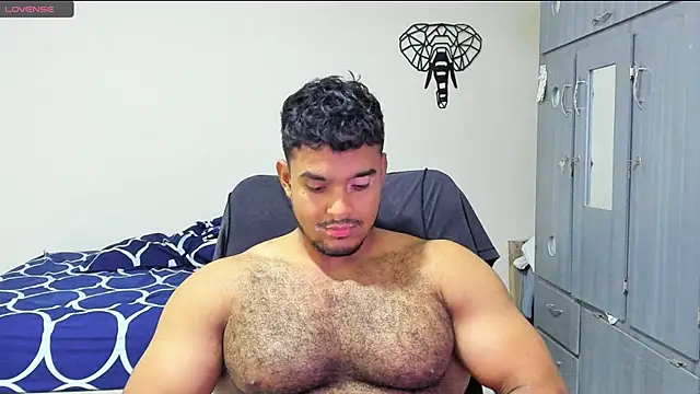 Big furry bear13 online show from December 2024 05:00:01 AM