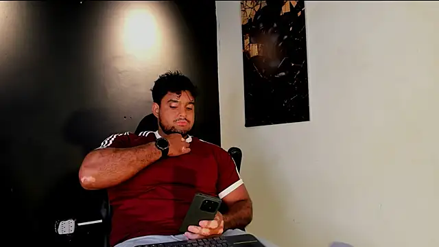 Big furry bear13 online show from March 2026 06:19:02 AM