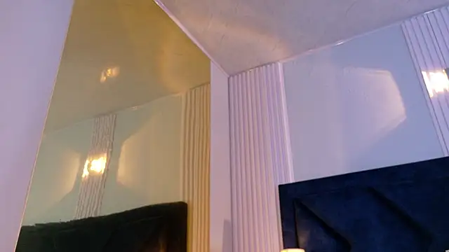 Snapshot of MollyCruz chatting on October 2025 10:38:01 AM MollyCruz online show from October 2025 10:38:01 AM