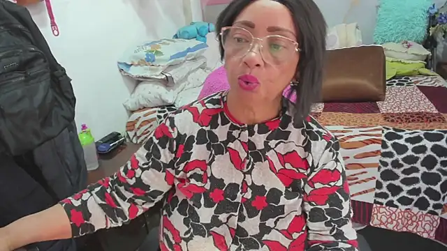 Mrs mommy  online show from February 2026 07:11:01 PM