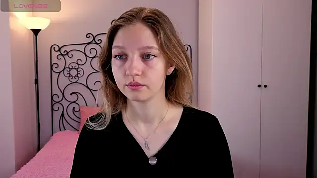 Ksuhesa online show from November 2025 02:03:02 AM