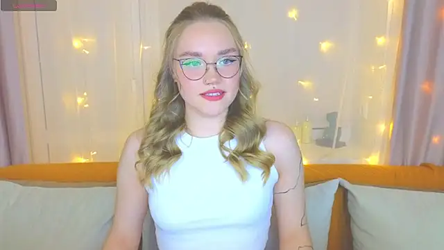 Aurora Golden1 online show from February 2025 03:36:02 PM