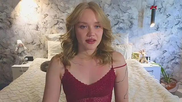 Snapshot of Aurora_Golden1 chatting on July 2026 11:27:01 AM Aurora Golden1 online show from July 2026 11:27:01 AM