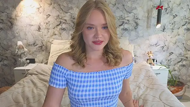 Snapshot of Aurora_Golden1 chatting on July 2026 02:59:02 AM Aurora Golden1 online show from July 2026 02:59:02 AM