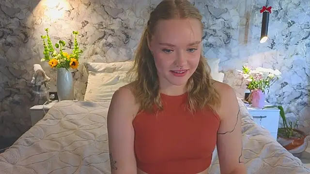 Snapshot of Aurora_Golden1 chatting on July 2026 06:15:01 AM Aurora Golden1 online show from July 2026 06:15:01 AM