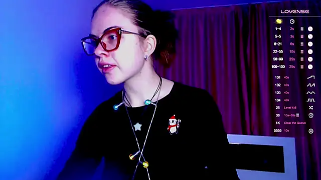 Snapshot of Sarah_HS chatting on December 2024 04:46:02 PM Sarah HS online show from December 2024 04:46:02 PM