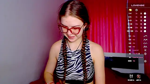 Snapshot of Sarah_HS chatting on January 2025 10:49:01 AM Sarah HS online show from January 2025 10:49:01 AM