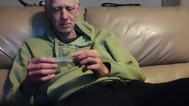 Snapshot of brenzs chatting on November 2025 09:13:02 PM brenzs online show from November 2025 09:13:02 PM