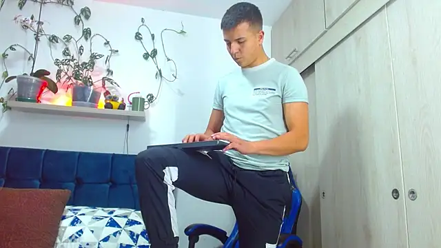 Snapshot of flint_ryan chatting on March 2026 09:34:02 PM flint ryan online show from March 2026 09:34:02 PM