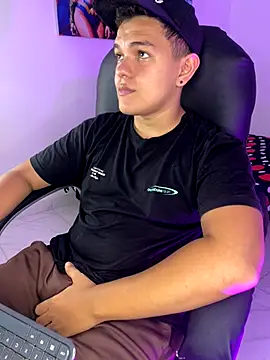 Dunkan Kravitz online show from November 2025 10:11:02 PM