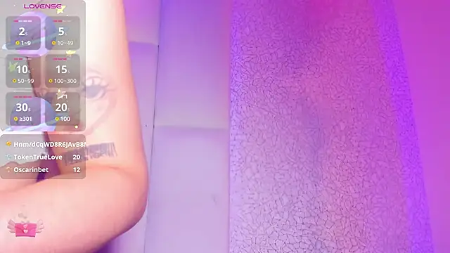 Snapshot of Summer_walkerr chatting on February 2025 03:48:02 PM Summer walkerr online show from February 2025 03:48:02 PM