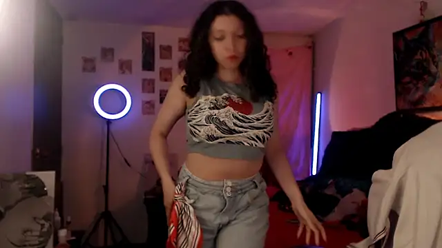 Snapshot of AllyDonfort chatting on May 2026 11:33:02 PM AllyDonfort online show from May 2026 11:33:02 PM