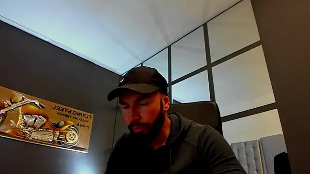 Snapshot of AronGrant chatting on May 2026 09:14:01 AM AronGrant online show from May 2026 09:14:01 AM