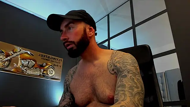 Snapshot of AronGrant chatting on May 2026 09:25:02 AM AronGrant online show from May 2026 09:25:02 AM