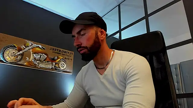 Snapshot of AronGrant chatting on May 2026 09:59:02 AM AronGrant online show from May 2026 09:59:02 AM