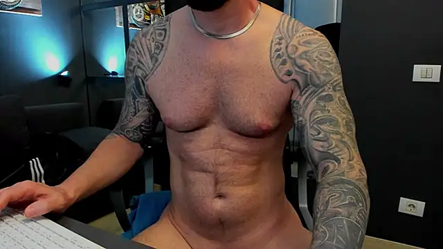 Snapshot of AronGrant chatting on May 2026 10:54:02 AM AronGrant online show from May 2026 10:54:02 AM